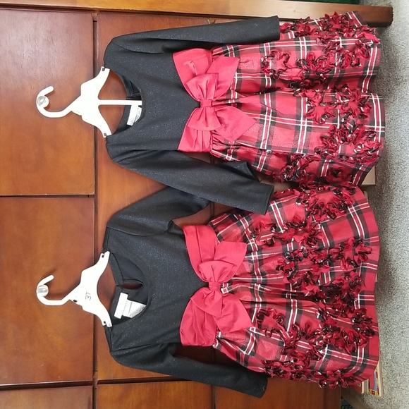 Twin Xmas Dresses - Picture 1 of 7